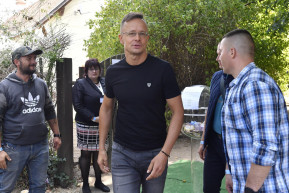 Orbánék azért mondanak EU-párti dolgokat, hogy az ellenzék ne beszélhessen a Huxitról