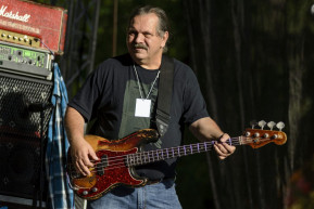 Popzenei főiskolát gründolna a Demeter Szilárd-féle zenei tanács