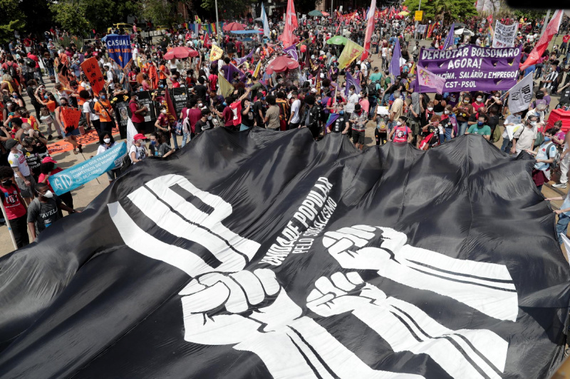 Kormányellenes tüntetés Brazíliában