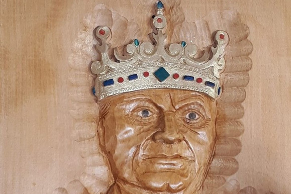 Momentum: Koronázzák meg Orbán Viktort!