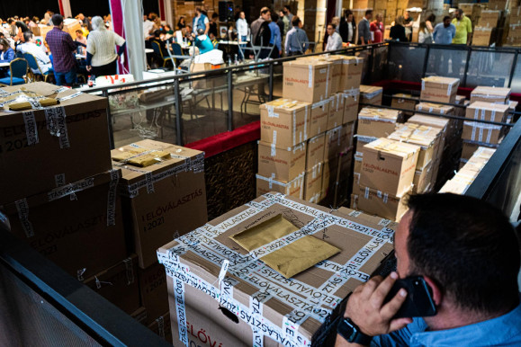 Kérdéses, hogy lesz-e 20 ezer civil szavazatszámláló