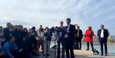 Karácsony Gergely visszalépett Márki-Zay javára