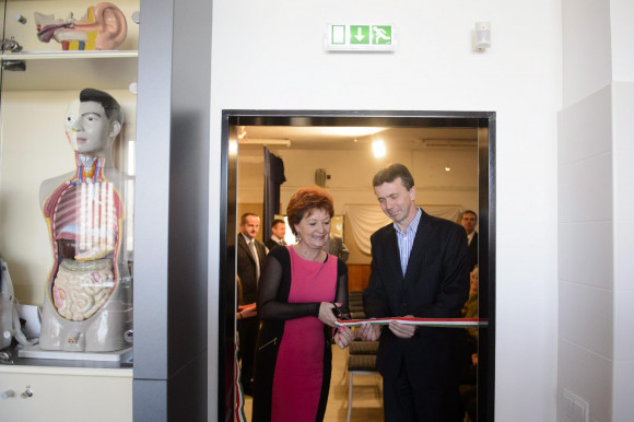 Hét év után vádat emeltek az Öveges-program ügyében