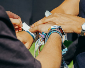 Állambácsi fogja a kis kezed, megvéd és kiszámolja helyetted a borravalót is – Selmeci János jegyzete