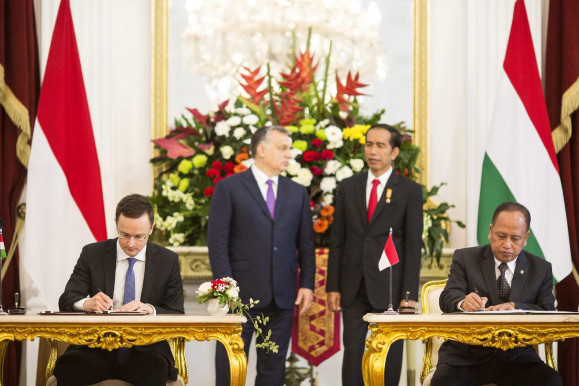 A lebőgés széléről próbálja Orbán visszarántani a jakartai magyar autópályaépítést