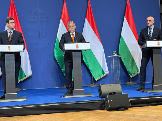 Orbán: Brüsszel pártpolitikai játszmát játszik