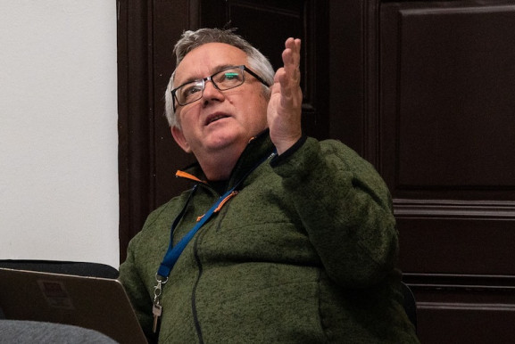 Makacs dolgok-e a tények?