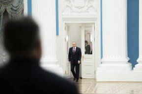 Megvédte a Kreml szóvivője Orbánt 
