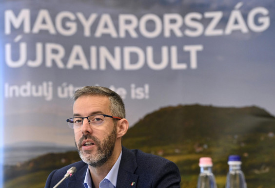 Az EU turisztikai támogatását magának osztotta szét a NER