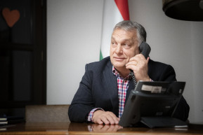 Trump felhívta Orbánt