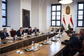 Összeült a nemzetbiztonsági kabinet az ukrán válság miatt