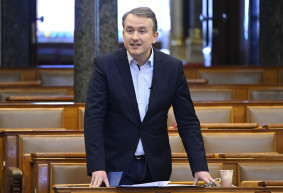 DK: Legyen uniós napirendi pont az ellehetetlenítési törvényjavaslat a parlament jövő heti ülésén