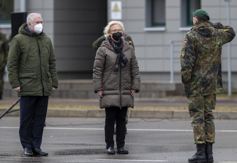 A német védelmi miniszter Litvániában