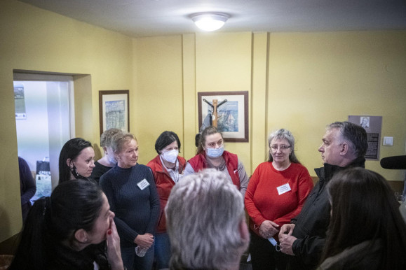Orbán munkát ígér az ukrán menekülteknek