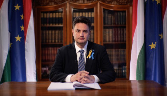 Márky-Zay: A választás tétje, hogy ereszen lecsúszó ország vagy büszke, felemelkedő nemzet 