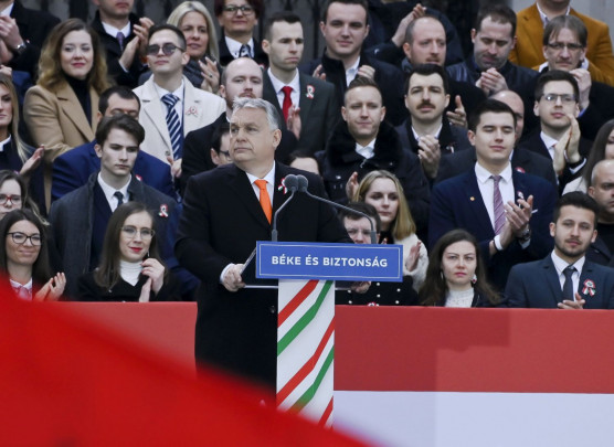 Népszava: Orbán március 15-én újra Budapesten beszél