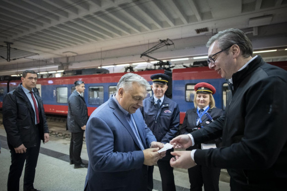 Orbán a legnépszerűbb külföldi politikus Szerbiában