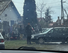 Márki-Zay és Lázár körzetében húst osztanak szavazatért