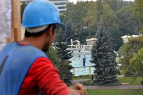 Schadl lefizethetett egy ellenőrt, aki már vádlott