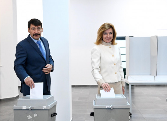 Áder 720 négyzetméteres villába vonul vissza nyugdíjasnak, élete végéig fizetjük az ellátását