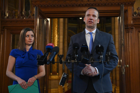 Fideszes kavarás: Toroczkain is múlik az ellenzéki bizottsági helyek sorsa