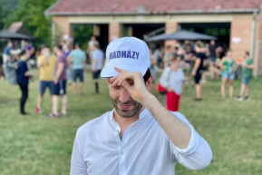 Szakítás lett belőle, hogy Hadházy nem, a Momentum mégis bemegy a parlament alakuló ülésére