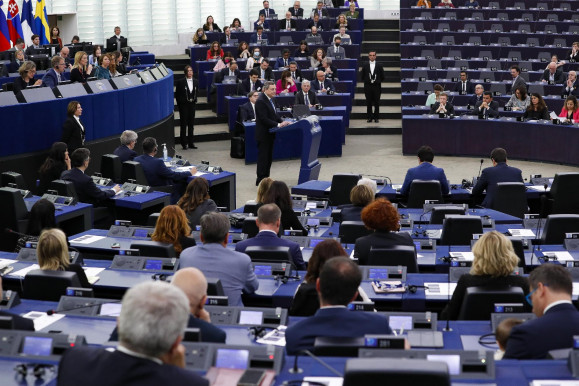 Magyarország Európa pofozógépe - az Európai Parlamentben, Olaszországban is elegük van