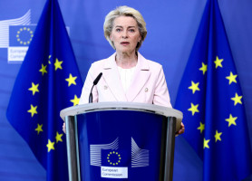 Ismét Ursula von der Leyent választották az Európai Bizottság elnökének