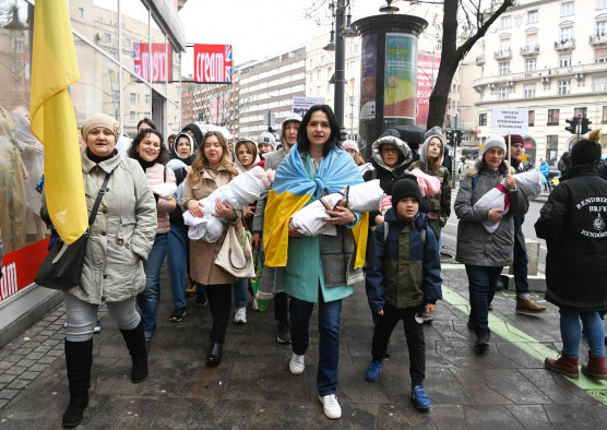 Szolidaritási menettel emlékeznek az ukrajnai háború második évfordulójára szombaton