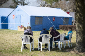 Hinaus – Szénási Sándor jegyzete