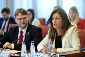 Tizedjére módosítják a gránitszilárdságú Alaptörvényt