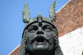 Kinizsi Pál forog a sírjában