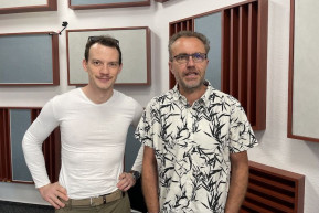 Többször is zaklatták a Besúgó címszereplőjét