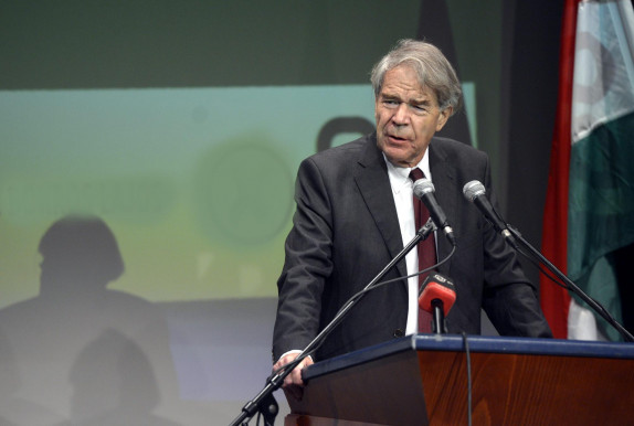 Bauer: Az ellenzéknek végre igazat kéne mondania