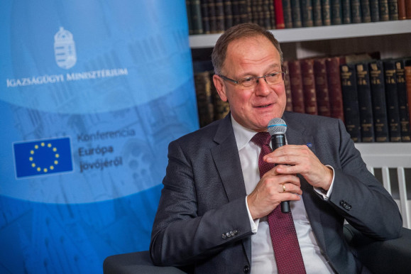 Navracsics: Csak szimbolikus jelentőségét látom a főispán elnevezésnek