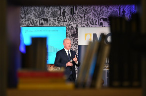 Meglátszik a könyvespolcokon, hogy a Libribe bevásárolta magát a közpénzzel kitömött alapítvány