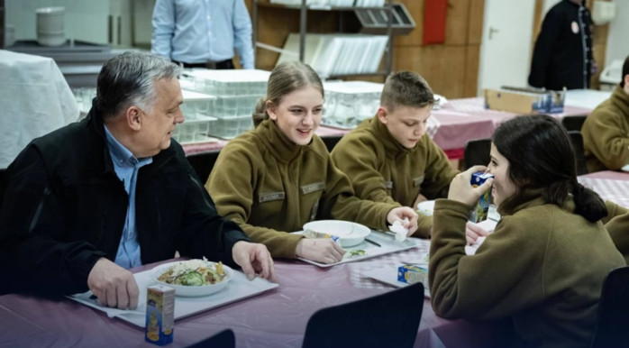 Az ombudsmannak a gyerekekkel kampányoló Orbánt kellett volna ellenőriznie: De sikerült?
