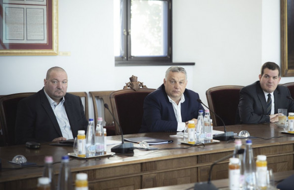 A jövő nyárig hosszabbította meg Orbán a veszélyhelyzetet