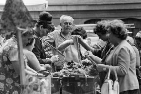 Kicsit több. Maradhat?