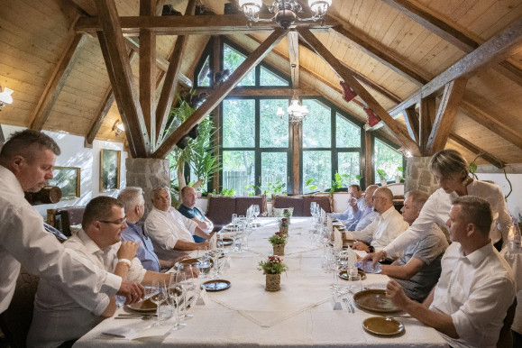 Tisztázó megbeszélés lesz Romániában Orbán bálványosi szereplése miatt