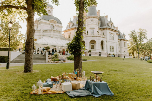 Tiborcz turai kastélyában forgat Mészáros tévéje