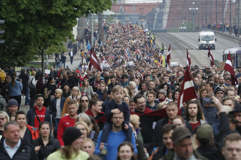 Tüntetés a szovjet emlékművek eltávolításáért Lettorsz?