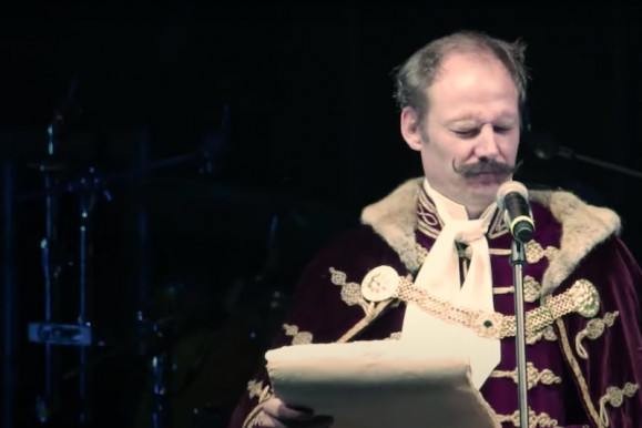 Árvízi hajós – Szénási Sándor jegyzete