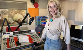 Politikai nyomás és a kata miatt távozik egy debreceni rádiós