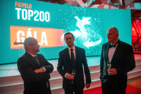 Új káderek jönnek a Fudan egyetem alapítványába