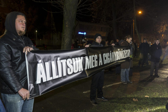 Ismét félelemkeltő vonulásokba kezdtek a szélsőjobboldaliak