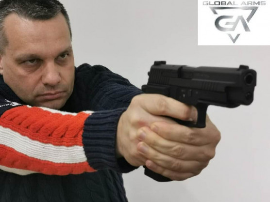 Update-üzletekbe fogott Orbán fegyvermániás öccse