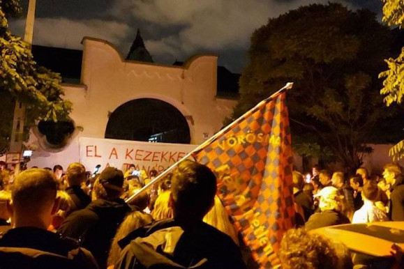 Igazgató a kölcseys tanárok kirúgásáról: Még ha jogszabályokból következik is, az íratlan törvényeken fennakad