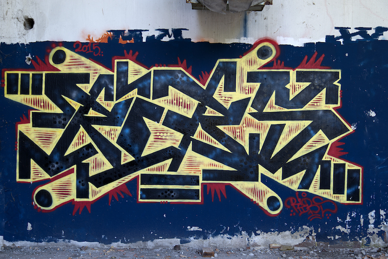 Graffiti az Élessaroknál