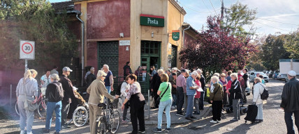 Könnyek között húzták le rácsot a pestújhelyi postások